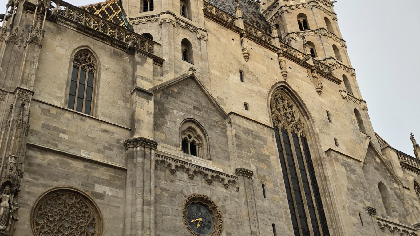 Обои Собор Святого Стефана, архитектура, фасад, место поклонения, часовня в разрешении 1366x768