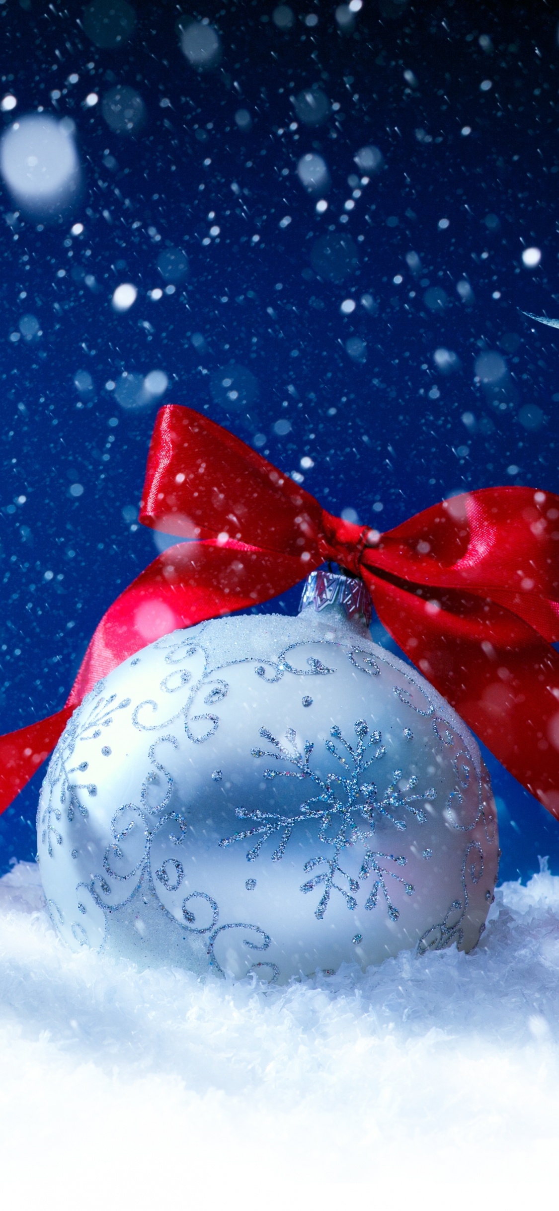 Обои Рождественский день, Рождественская открытка, Новый год, елка, снег в разрешении 1125x2436