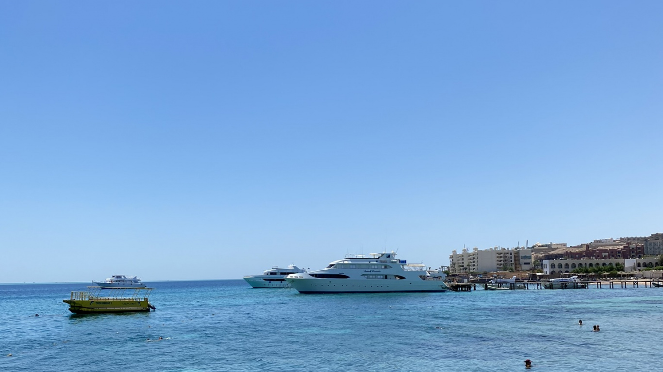 Обои море, водоем, природа, горный рельеф, побережье в разрешении 1366x768