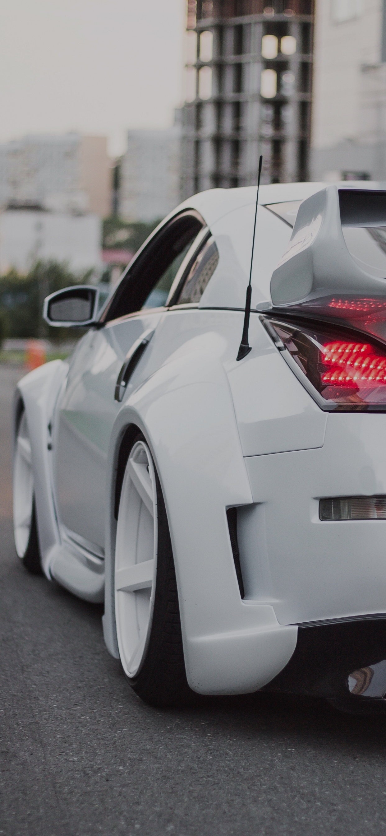 Обои японская машина пишет, Ниссан Вымышленный, легковые автомобили, nissan gt r, спорткар в разрешении 1242x2688