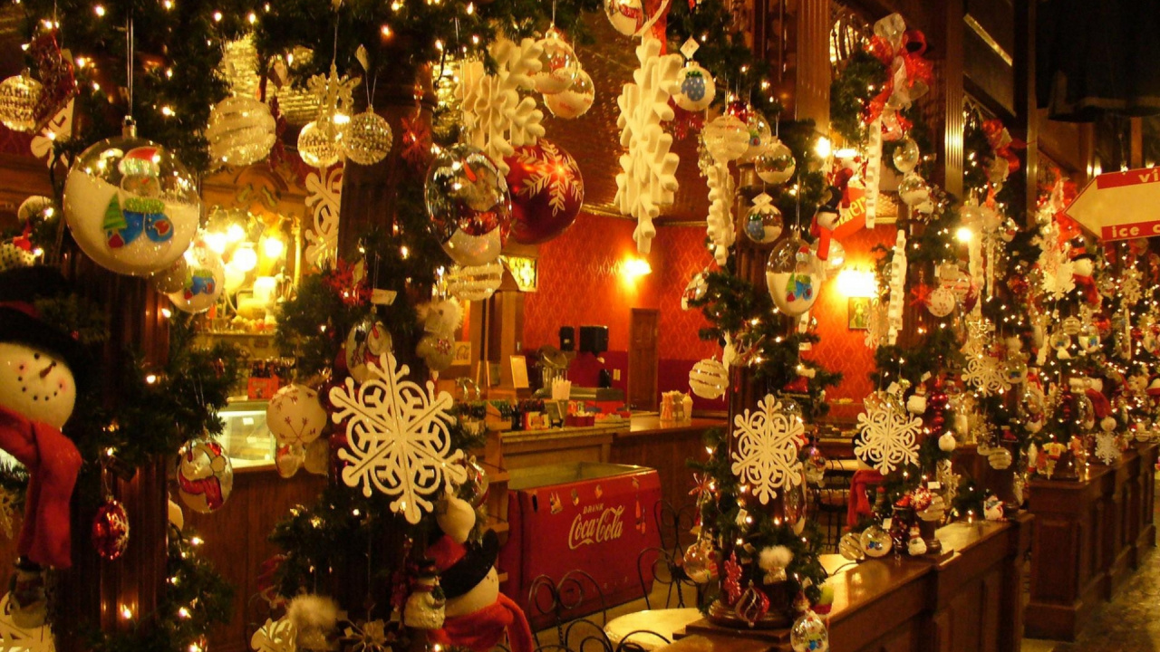 Обои Рождественские украшения, Рождественские огни, елка, освещение, традиция в разрешении 1280x720