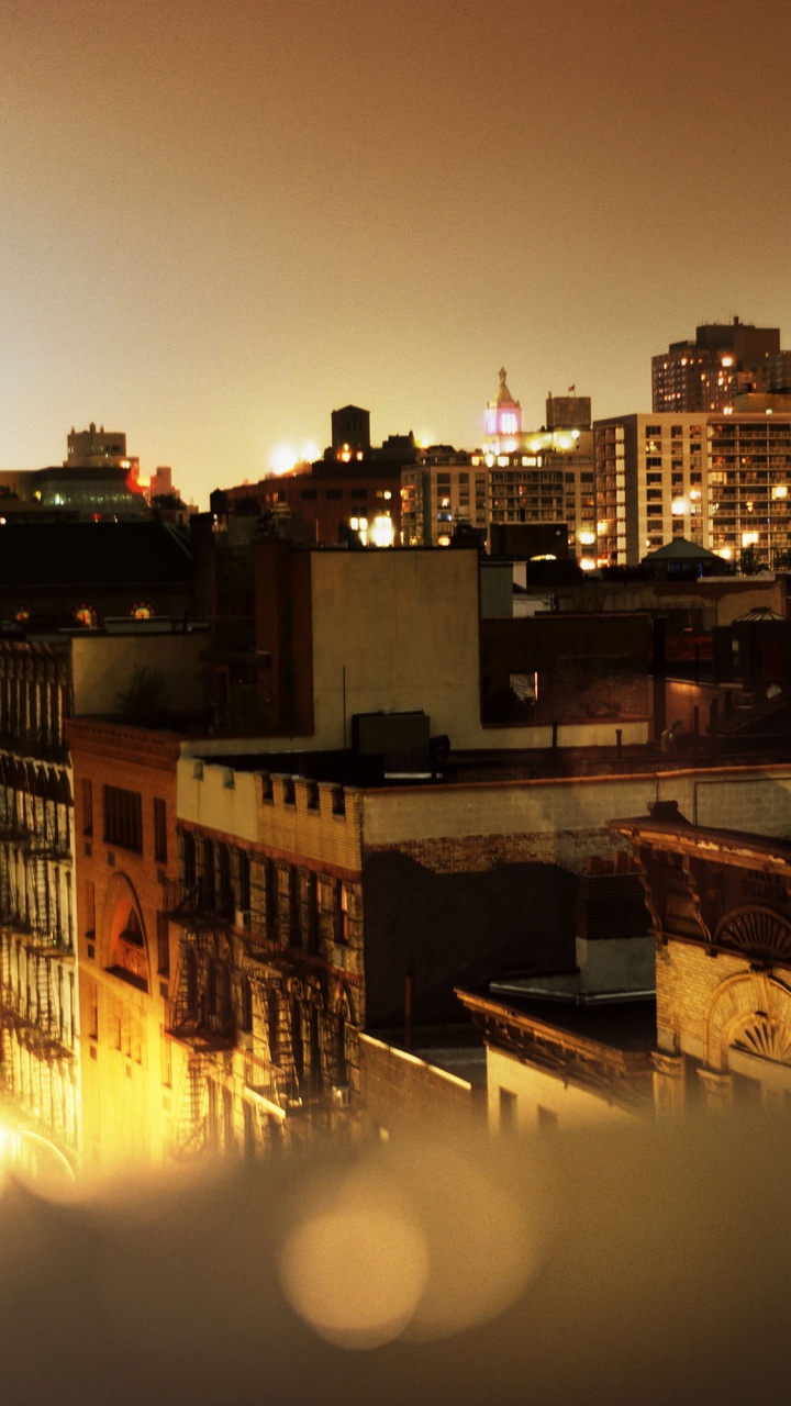 Обои отражение, городской пейзаж, город, линия горизонта, городской район в разрешении 720x1280