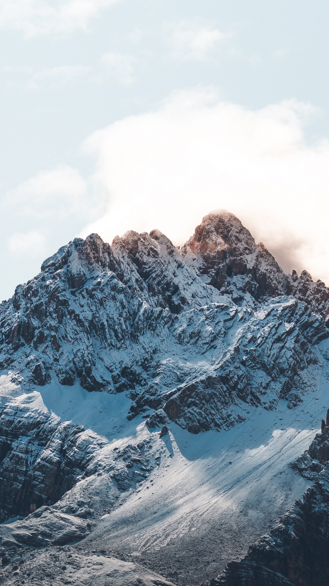 Обои гора, горный хребет, горный рельеф, хребет, ледяная форма в разрешении 1080x1920