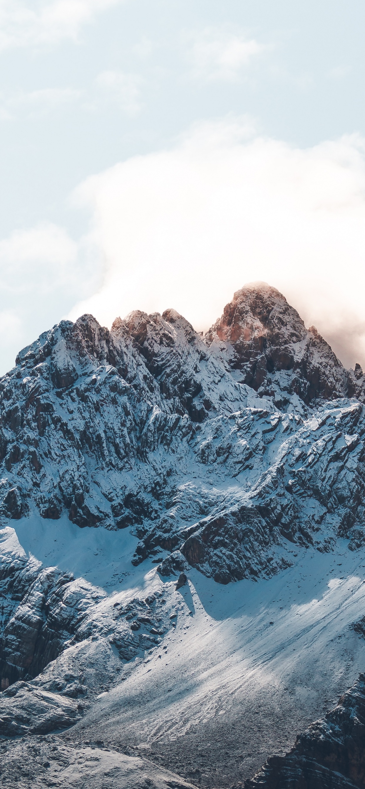 Обои гора, горный хребет, горный рельеф, хребет, ледяная форма в разрешении 1242x2688