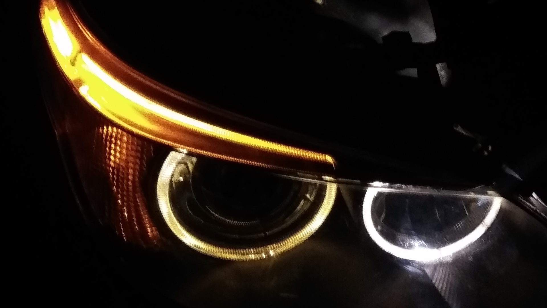 Обои фара, авто, свет, дизайн, автомобильное освещение в разрешении 1920x1080