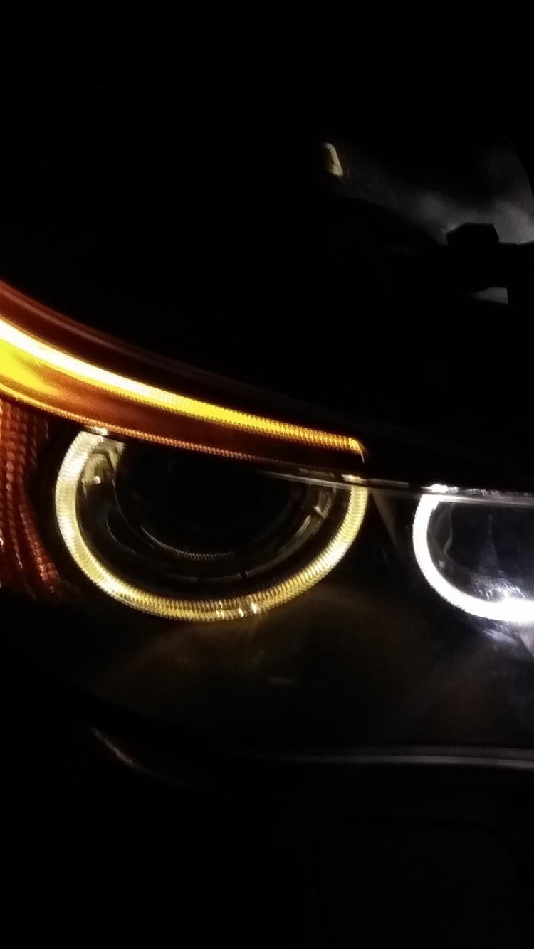 Обои фара, авто, свет, дизайн, автомобильное освещение в разрешении 750x1334