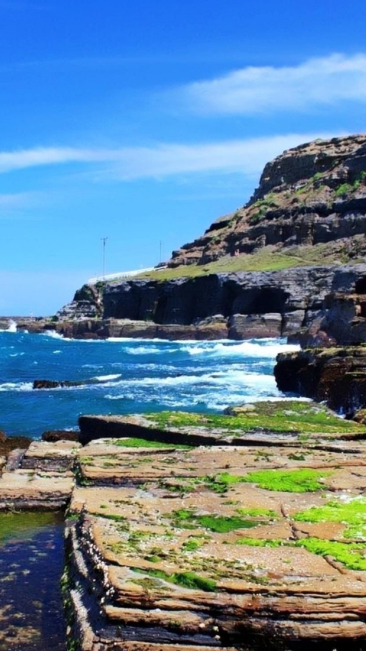 Обои побережье, море, плащ, природа, обрыв в разрешении 720x1280