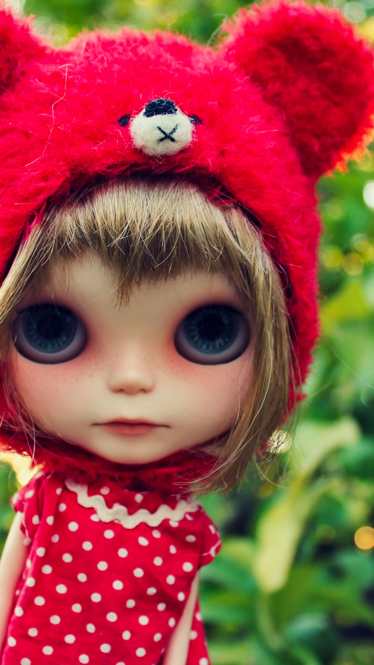 Обои кукла, куколка, губа, игрушка, красный цвет в разрешении 750x1334