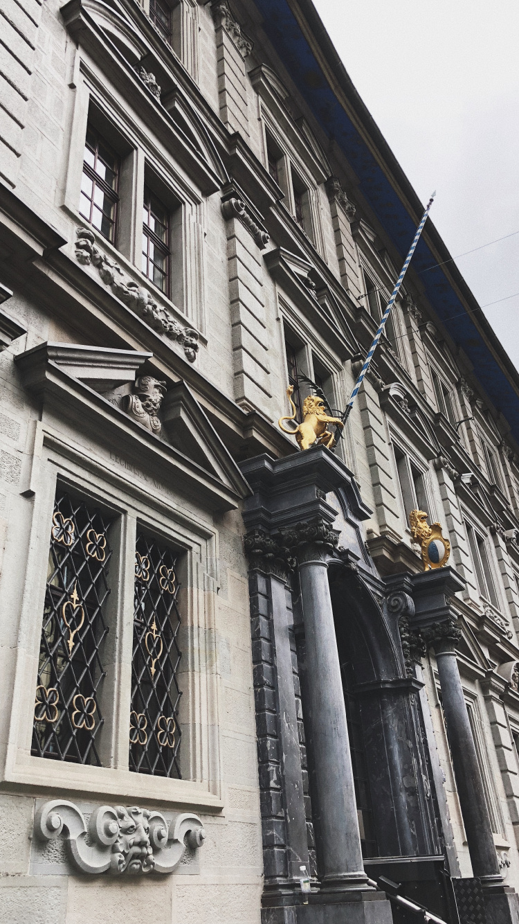 Обои ориентир, классическая архитектура, архитектура, фасад, свойство в разрешении 750x1334