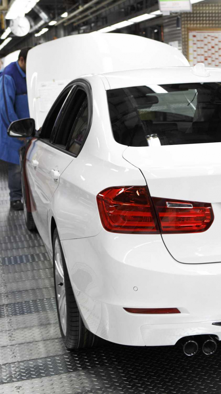 Обои bmw, авто, bmw 3 серии, BMW 3 Series F30, двигатель в разрешении 750x1334