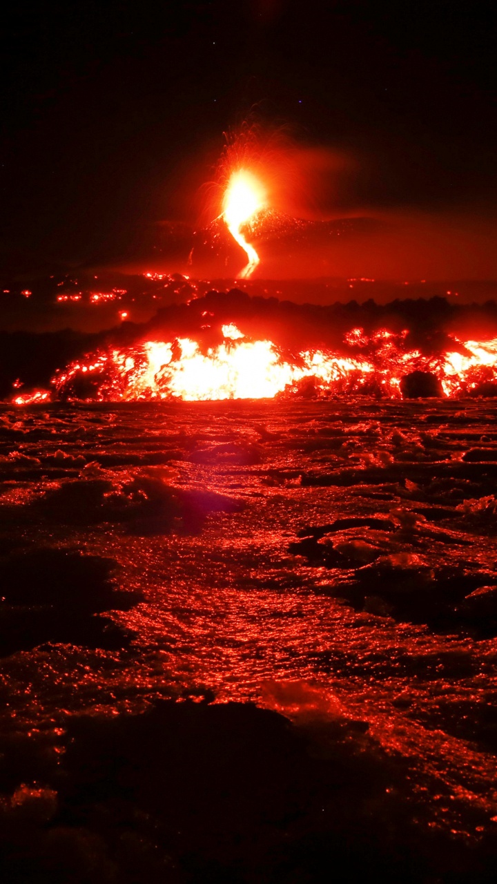 Обои Этна, вулкан, лава, вулканического рельефа, типы вулканических извержений в разрешении 720x1280