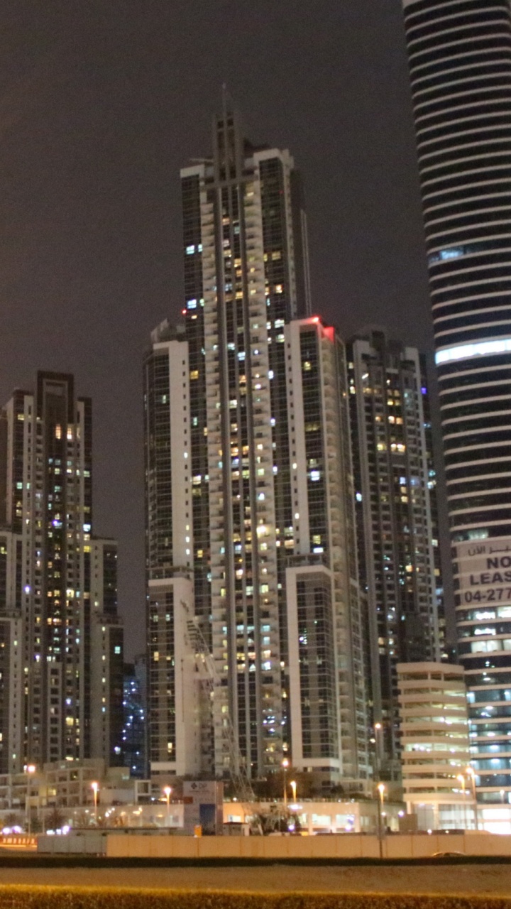 Обои небоскреб, вышка, город, метрополия, городской пейзаж в разрешении 720x1280