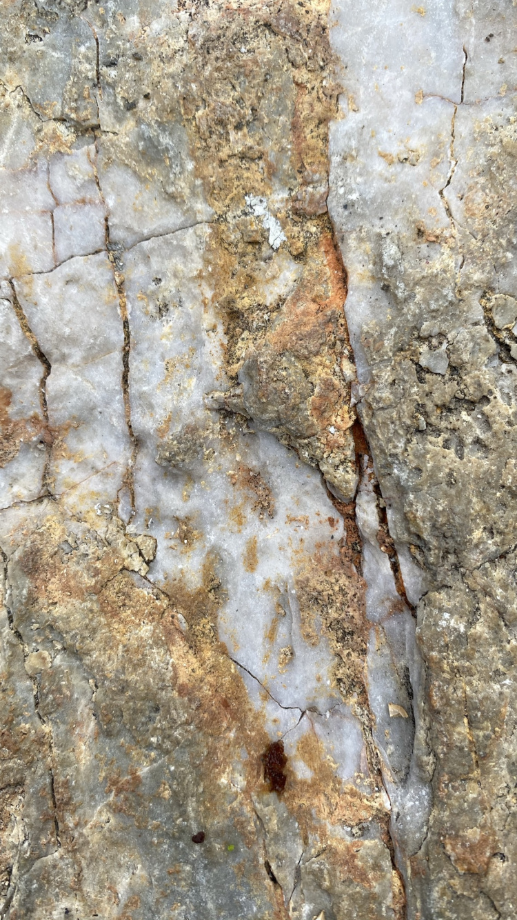 Обои геология, обнажение, магматическая горная порода, коричневый цвет, коренная порода в разрешении 750x1334