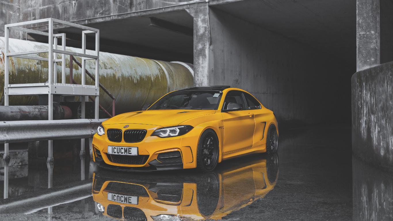 Обои BMW 2 Series, bmw, БМВ м2, желтый, тюнинг автомобилей в разрешении 1366x768