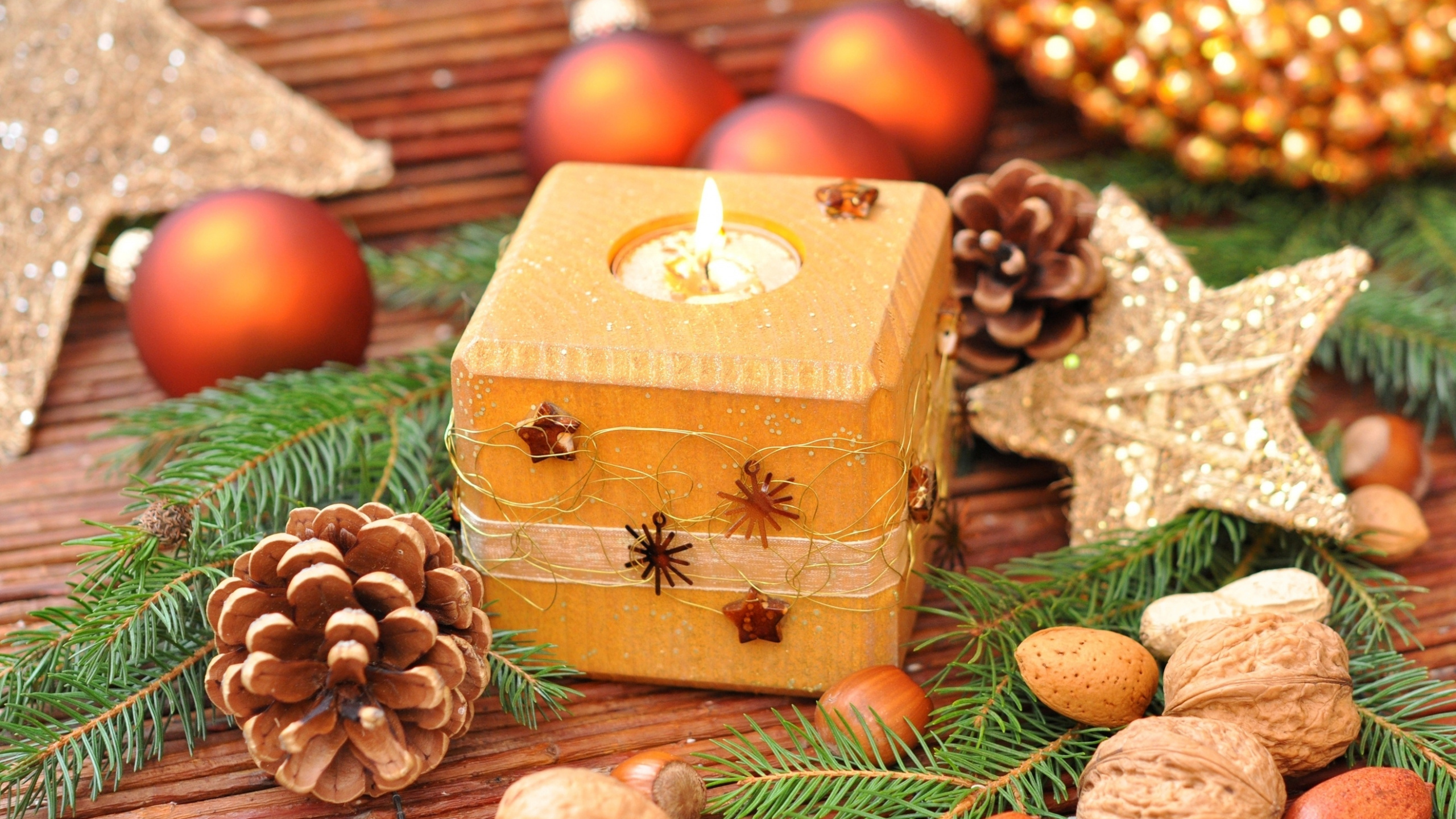 Обои Новый год, Рождественский день, Рождественские украшения, рождественский орнамент, Рождество в разрешении 2560x1440