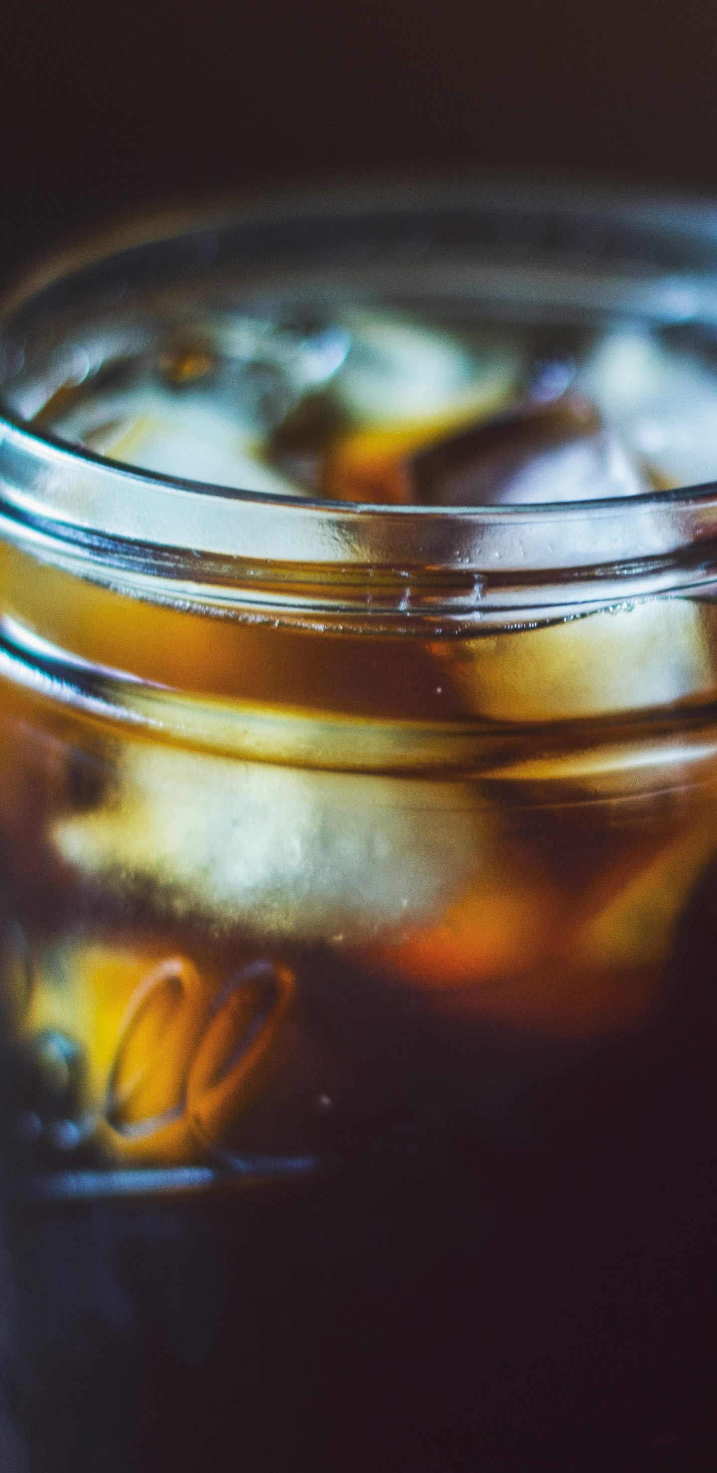 Обои кофе со льдом, кофе, сваренный кофе, кофейня, банка мейсона в разрешении 1440x2960