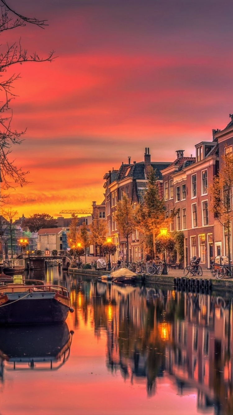 Обои Амстердам, вода, велосипед, колесо, здание в разрешении 750x1334