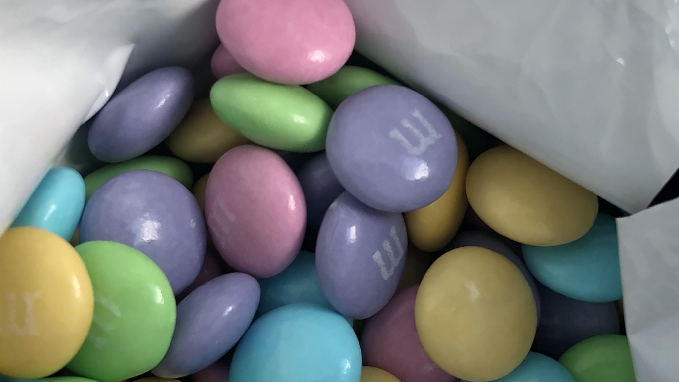 Обои пасхальное яйцо, пища, сладость, ингредиент, кондитерские изделия в разрешении 1366x768