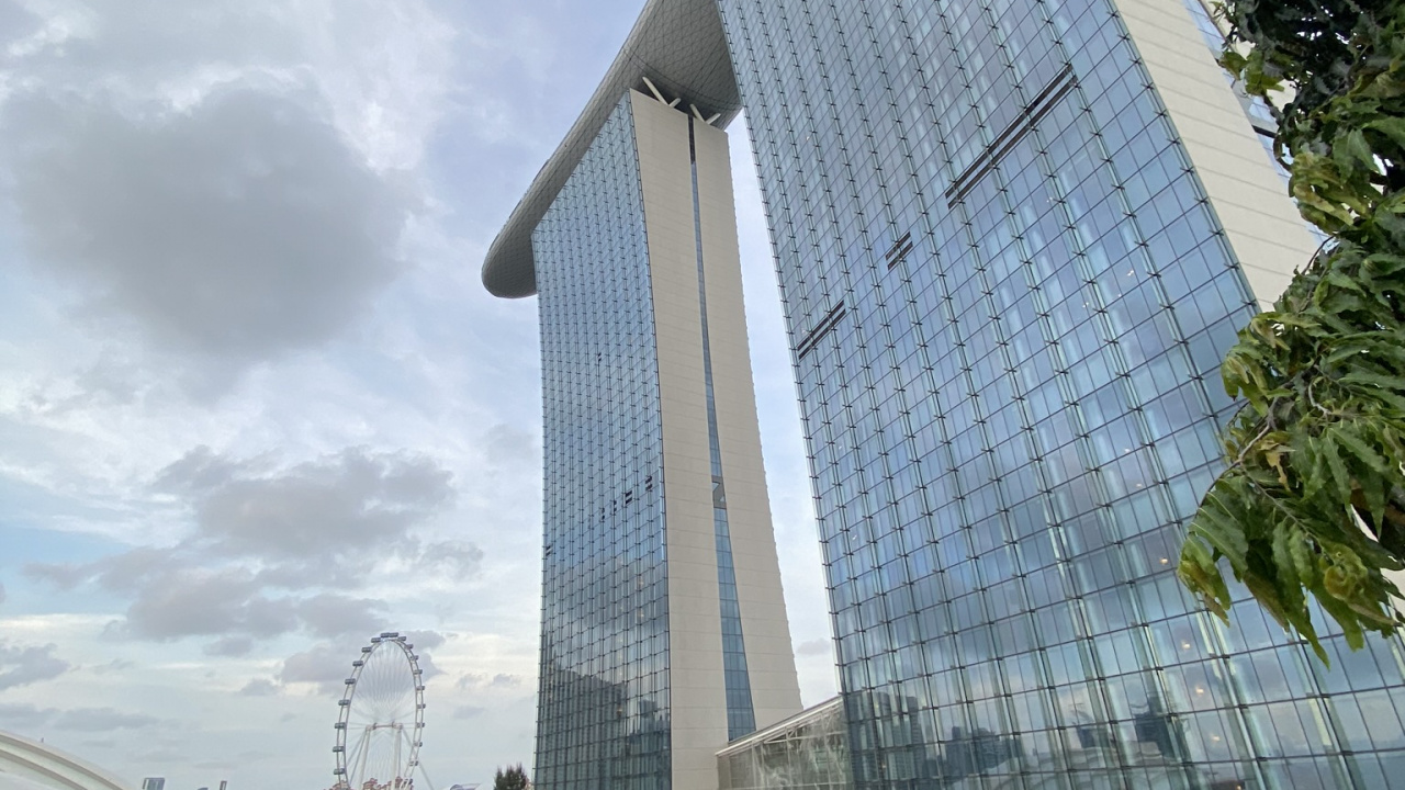 Обои небоскреб, высотное здание, дневное время, архитектура, башня в разрешении 1280x720