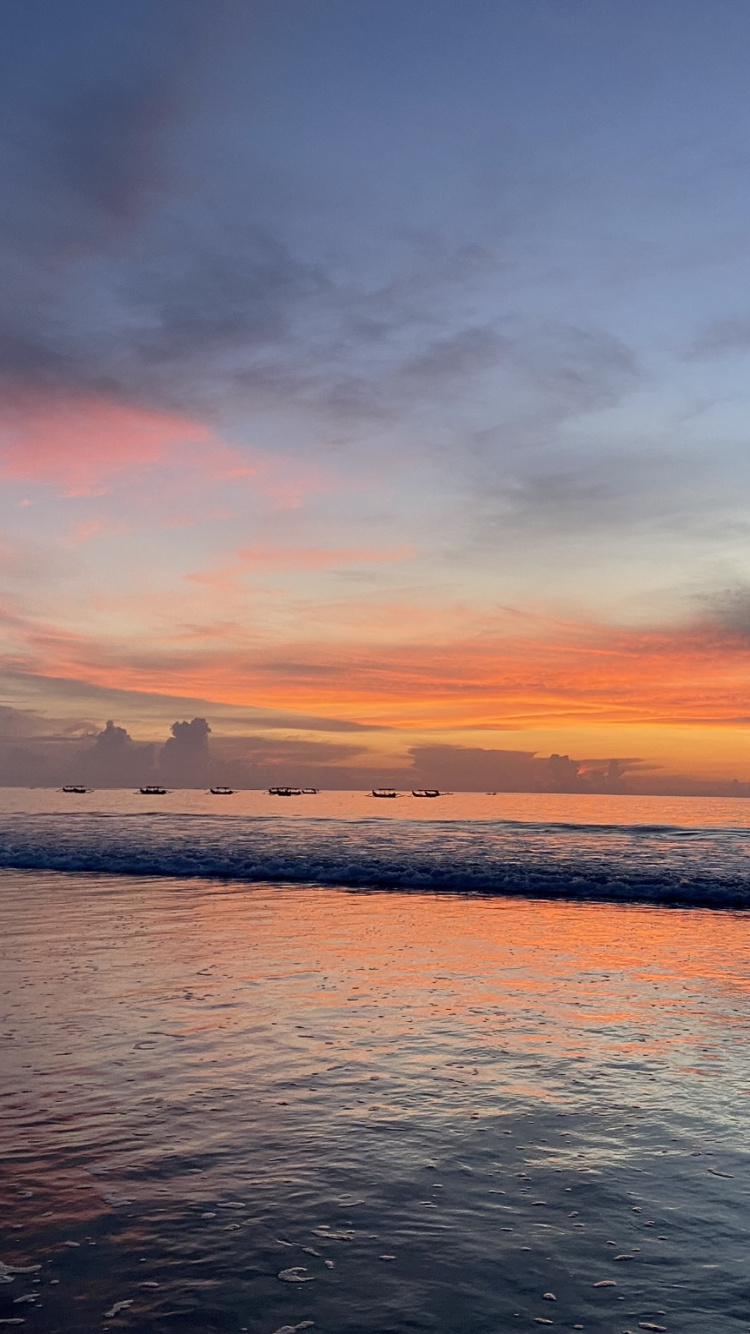 Обои горизонт, вода, жидкость, жидкий, облако в разрешении 750x1334