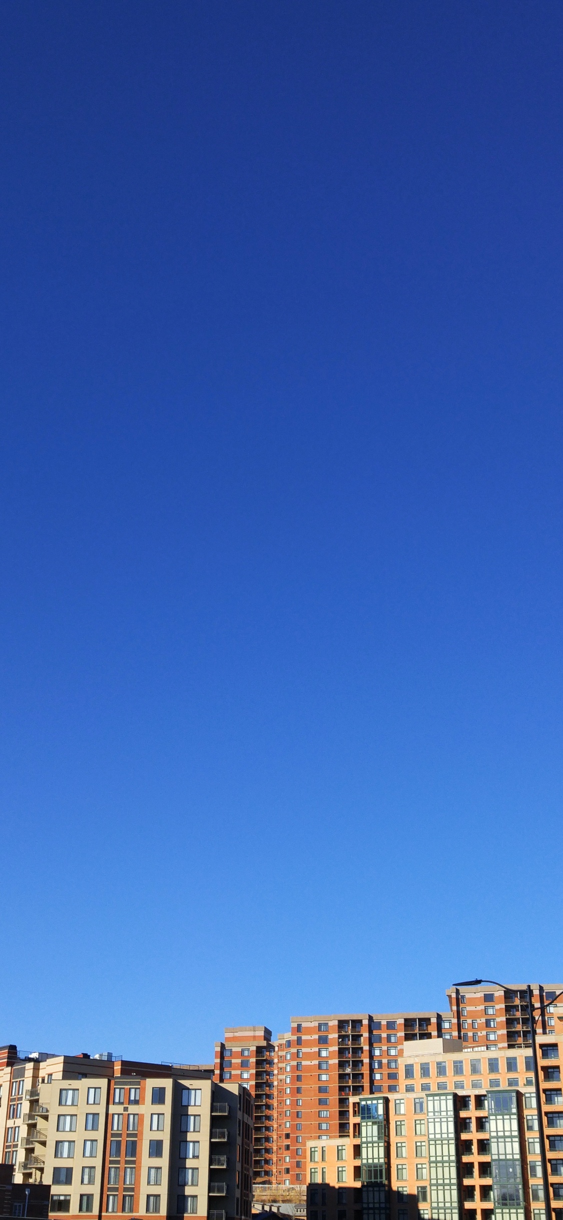 Обои город голубое небо, город, городской пейзаж, синий, прямоугольник в разрешении 1125x2436