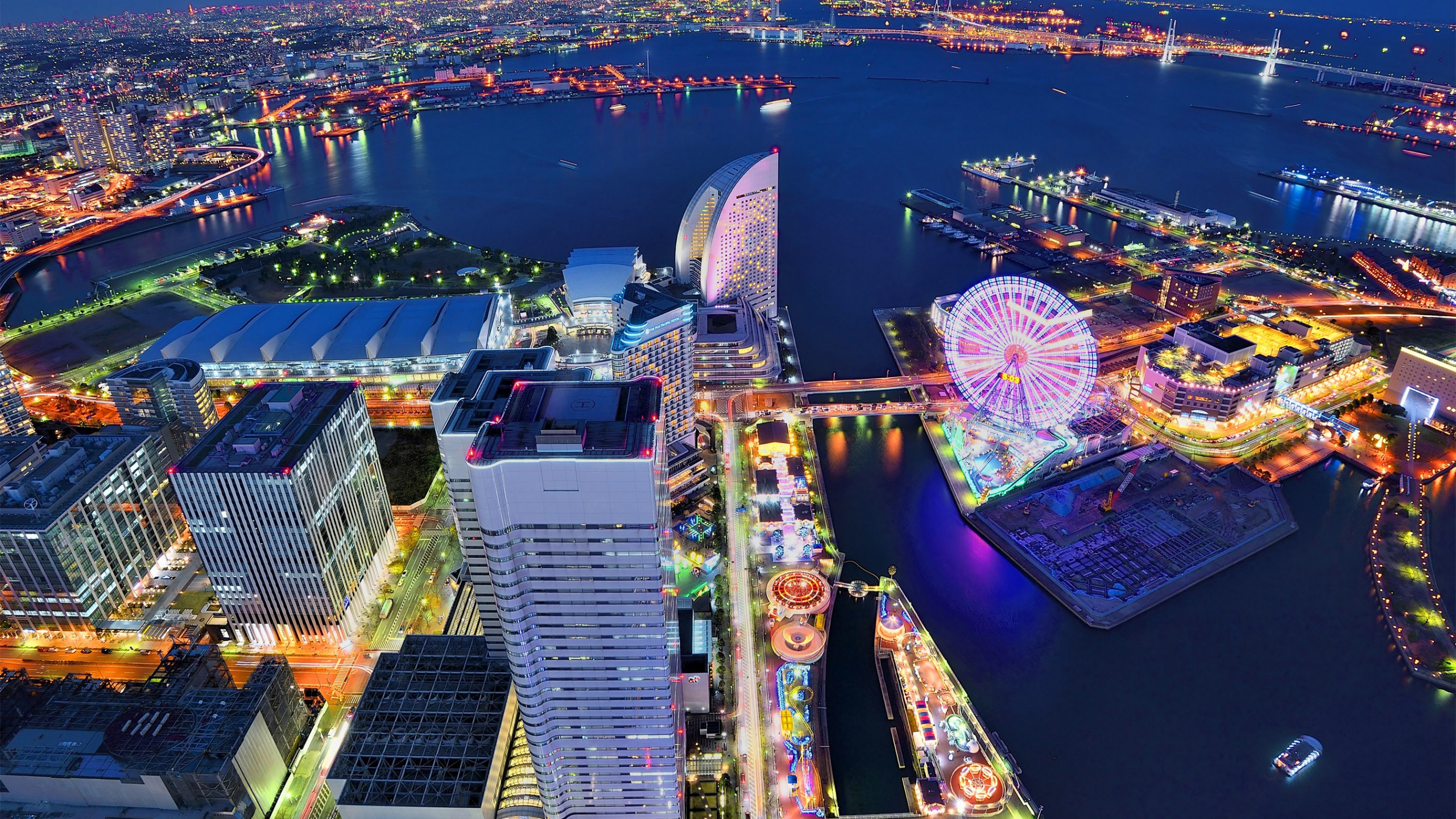 Обои Башня Иокогама, ориентир, городской пейзаж, городской район, город в разрешении 2560x1440