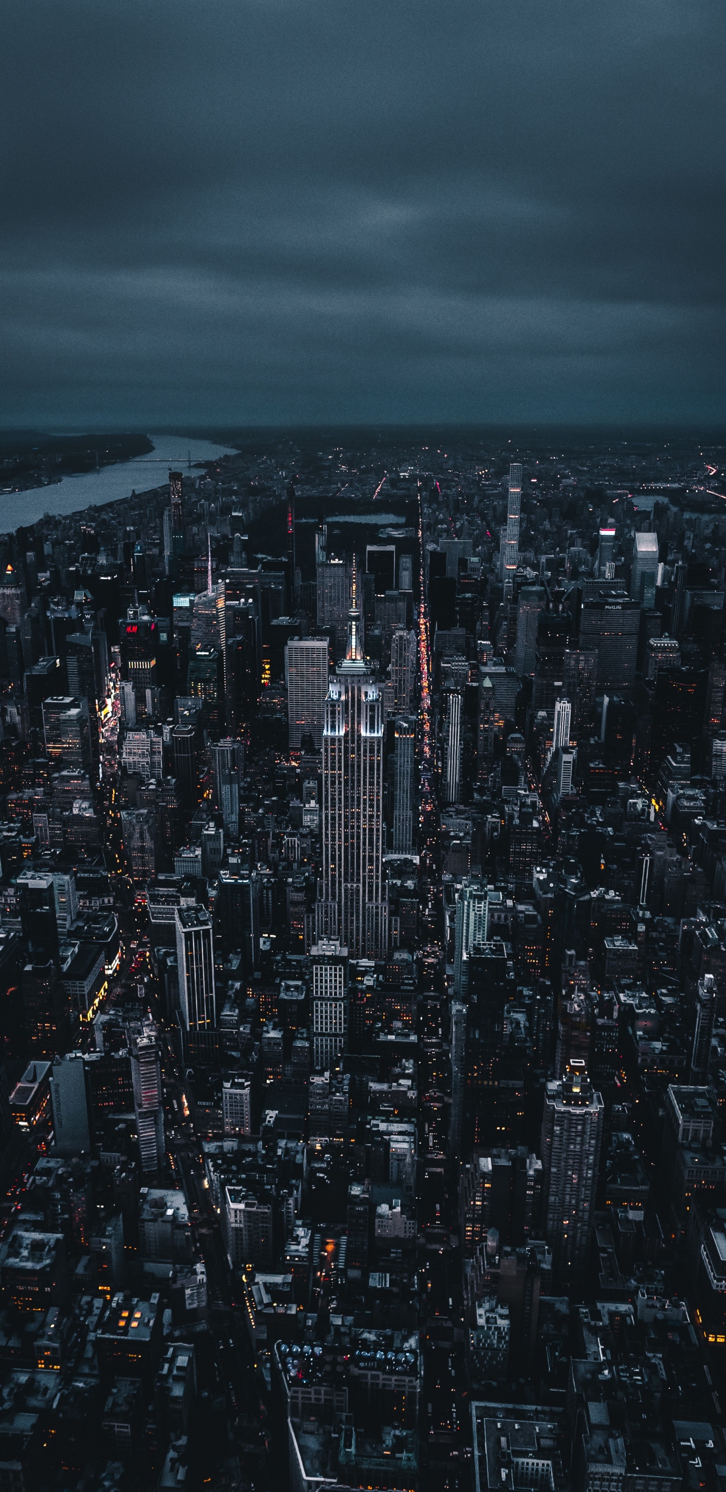 Обои НьюЙорк, Эмпайр Стейт Билдинг, здание, атмосфера, небоскреб в разрешении 1440x2960