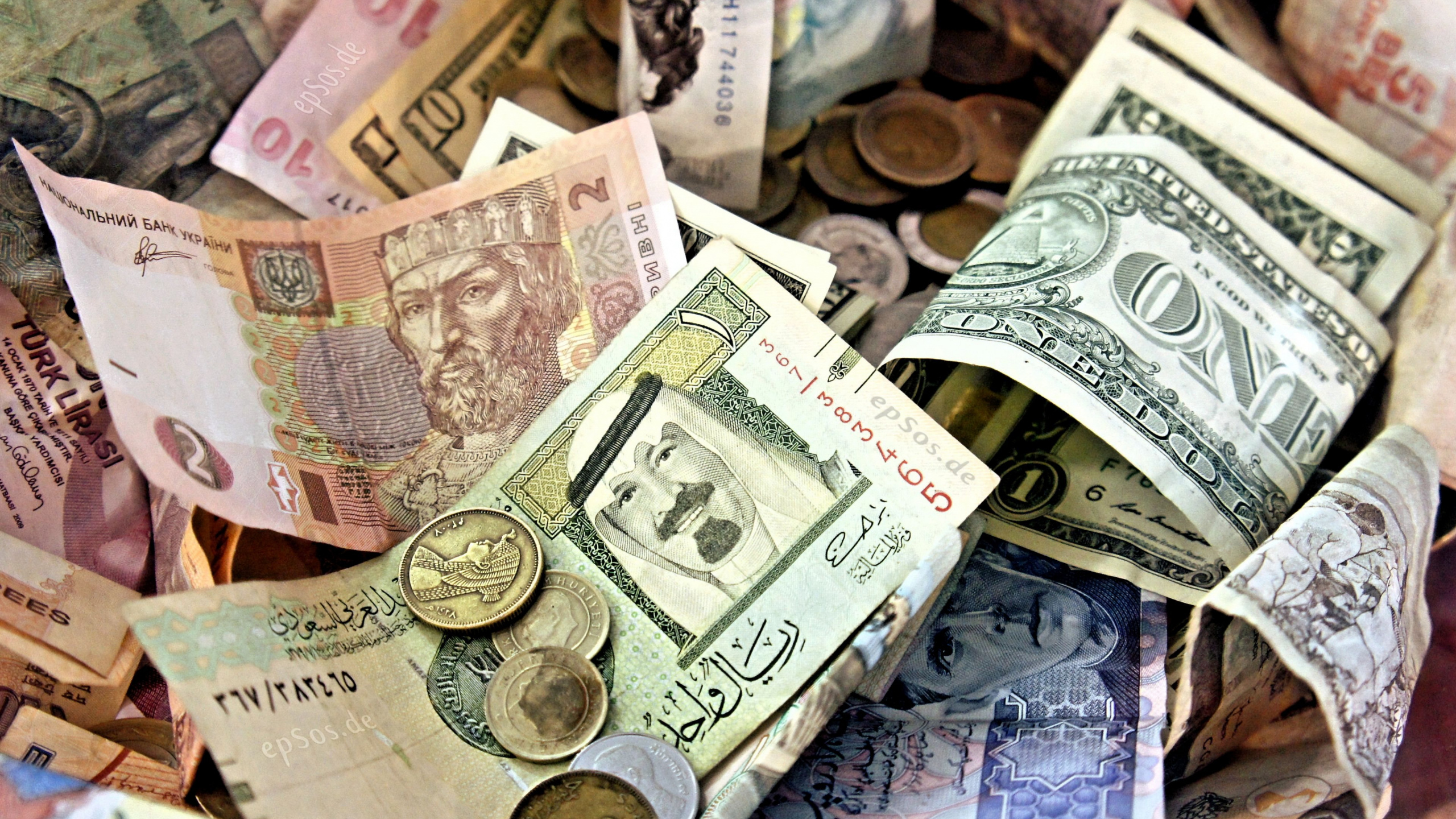 Обои много валюты, Валюта, валютный Совет, обменный курс, золотовалютные резервы в разрешении 2560x1440