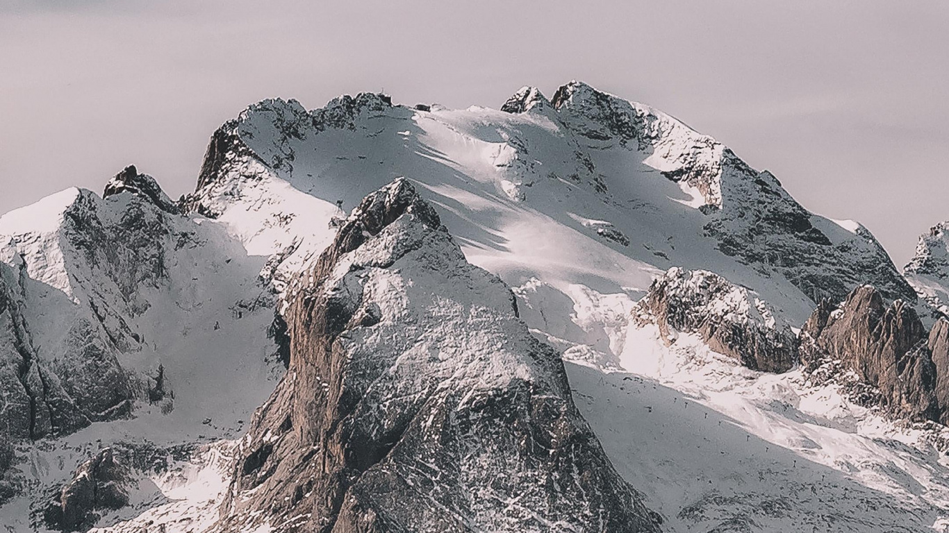 Обои томми хилфигер гора, Томми Хилфигер, футболка, облако, гора в разрешении 1366x768