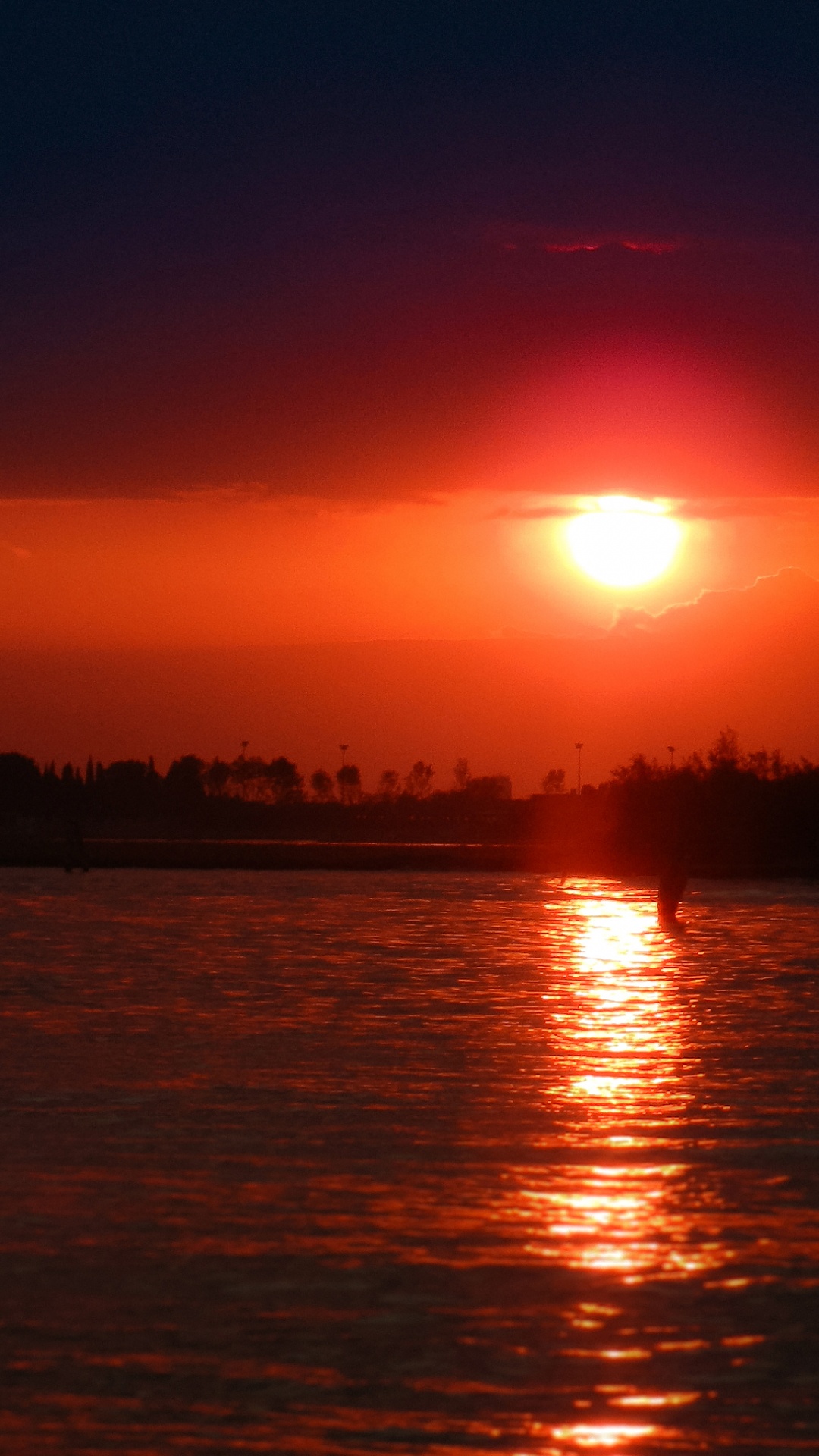 Обои послесвечение, вода, атмосфера, гидроресурсы, Янтарь в разрешении 1080x1920