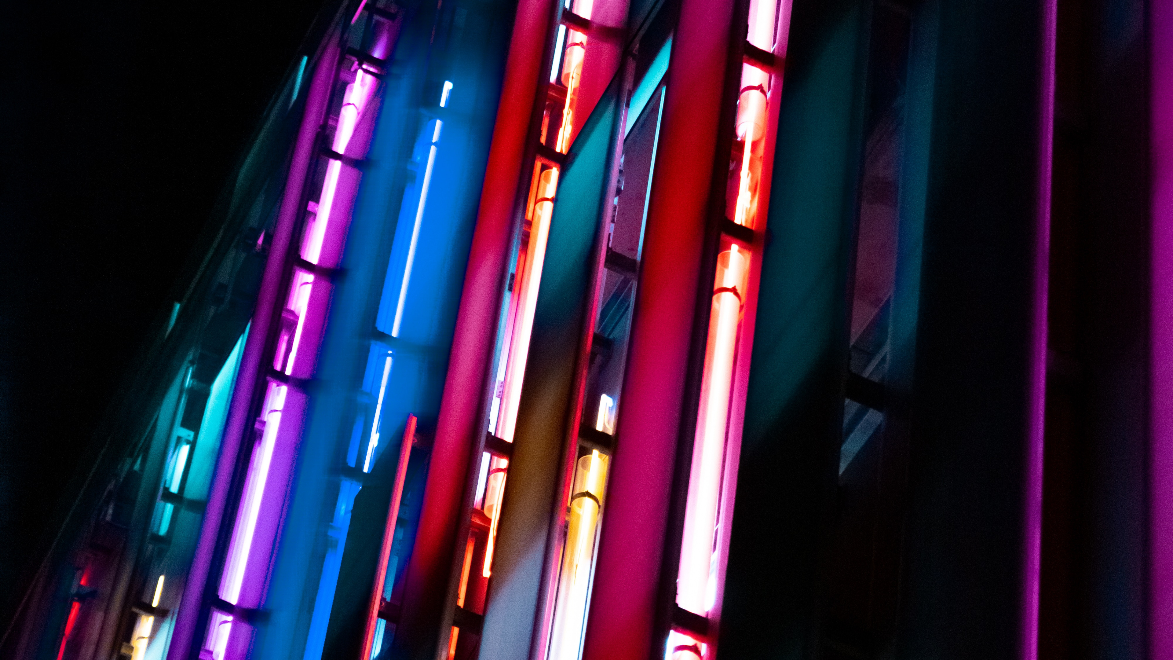 Обои красный цвет, пурпурный цвет, неоновая вывеска, свет, архитектура в разрешении 3840x2160