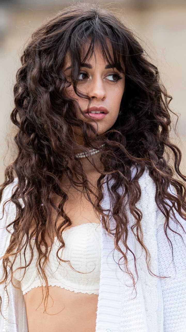 Обои Камила Кабелло, прическа, волосы, длинные волосы, слоистых волос в разрешении 720x1280