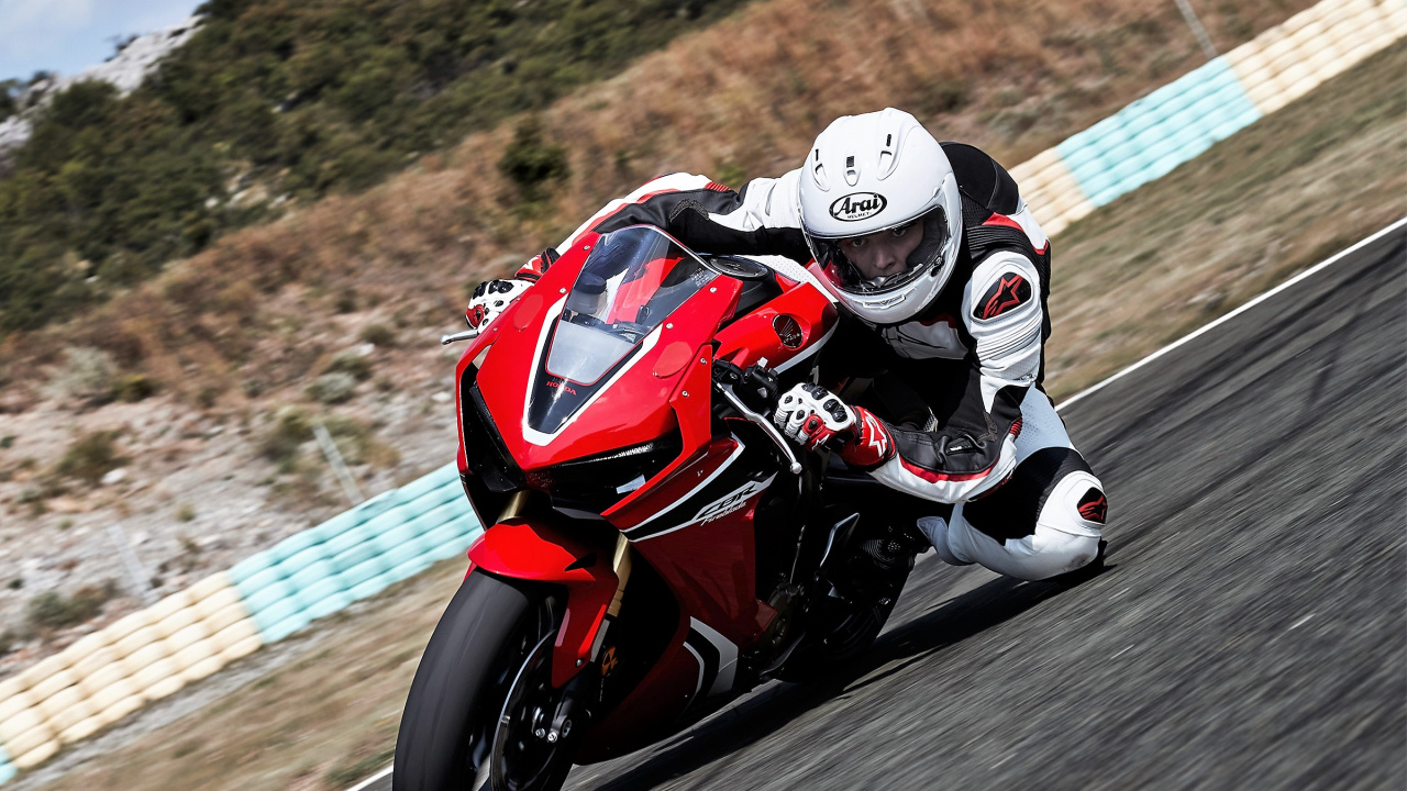 Обои Honda Motor Company, мотоцикл, шоссейные, супербайк, ипподром в разрешении 1280x720