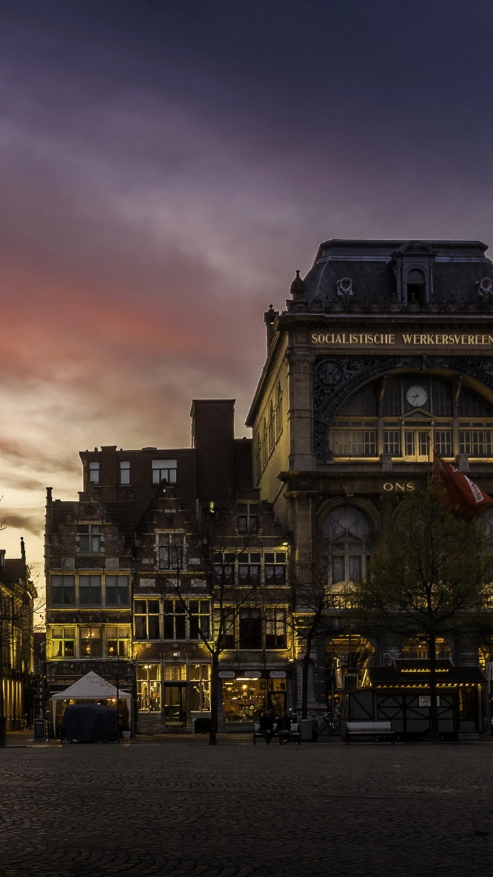 Обои ориентир, город, облако, городок, населенный пункт в разрешении 720x1280