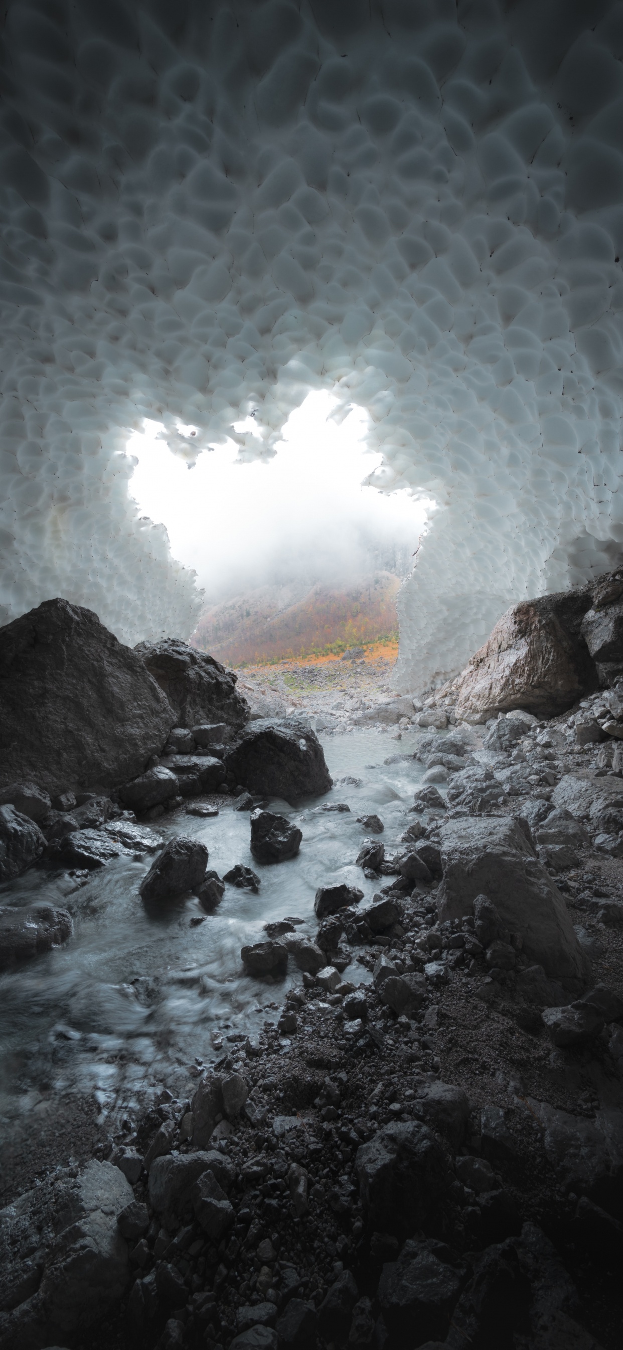 Обои рок, прибрежные и океанические рельефы, пейзаж, морская пещера, природа в разрешении 1242x2688