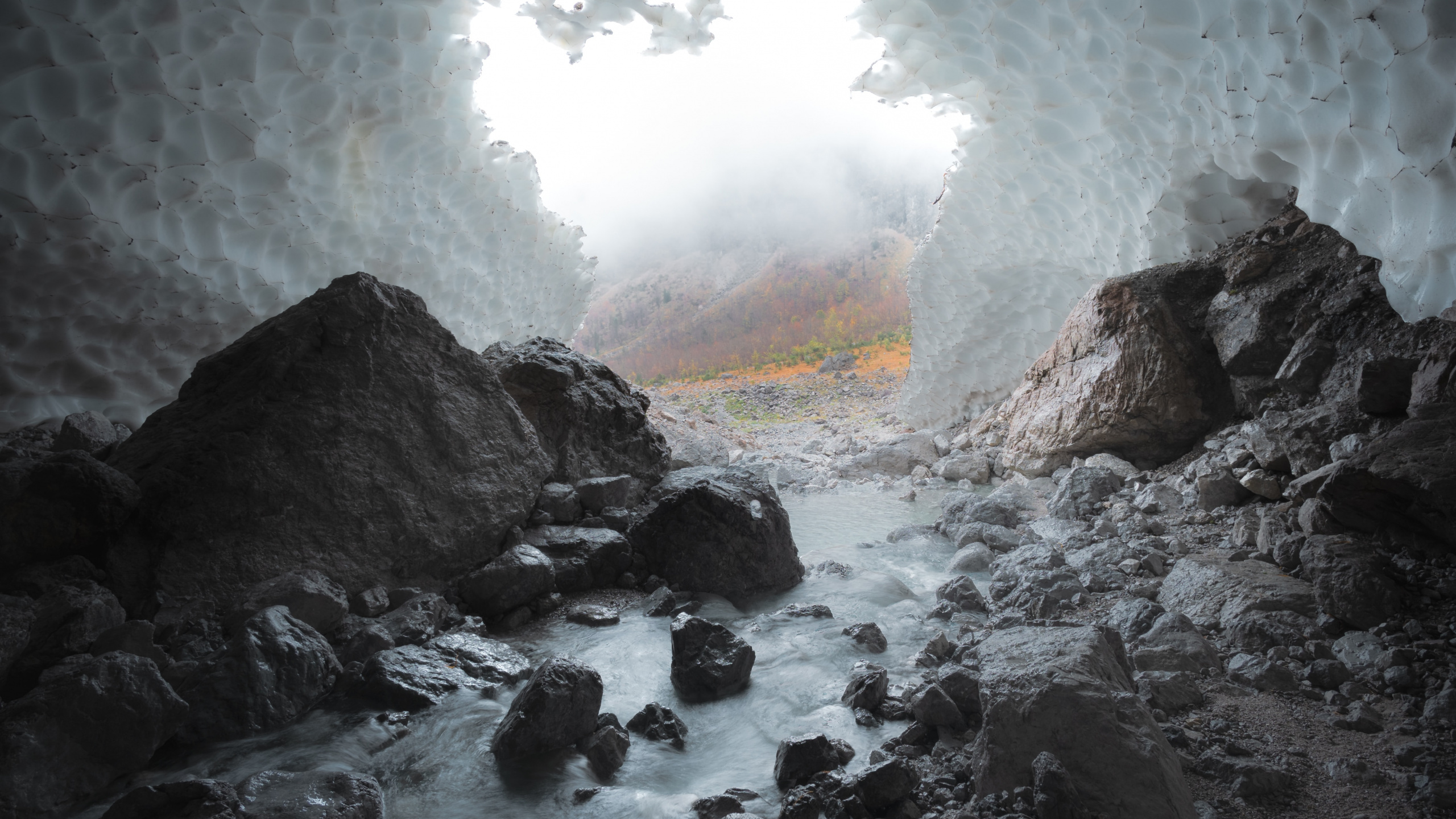 Обои рок, прибрежные и океанические рельефы, пейзаж, морская пещера, природа в разрешении 2560x1440