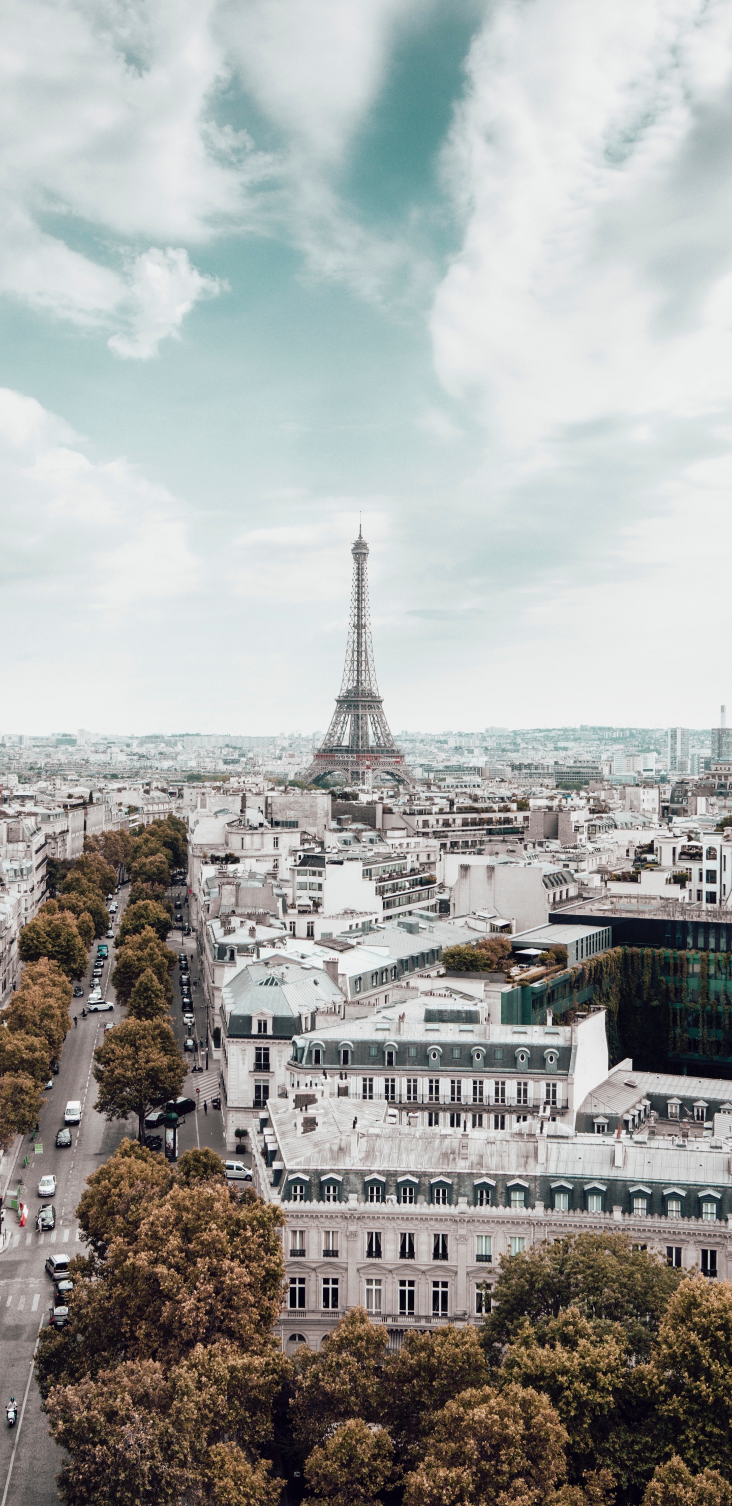 Обои Эйфелева башня, Сент-Джеймс Пэрис, Литва, облако, здание в разрешении 1440x2960