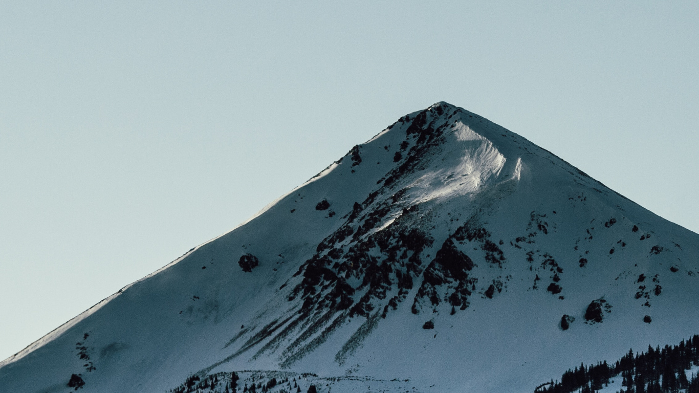 Обои горный рельеф, гора, нагорье, снег, Упал в разрешении 1366x768