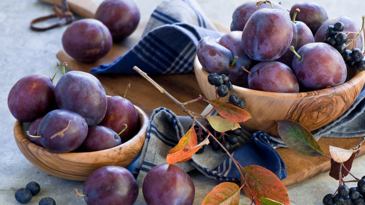 Обои фрукты, ягоды, чернослив, пища, натюрморт в разрешении 1280x720