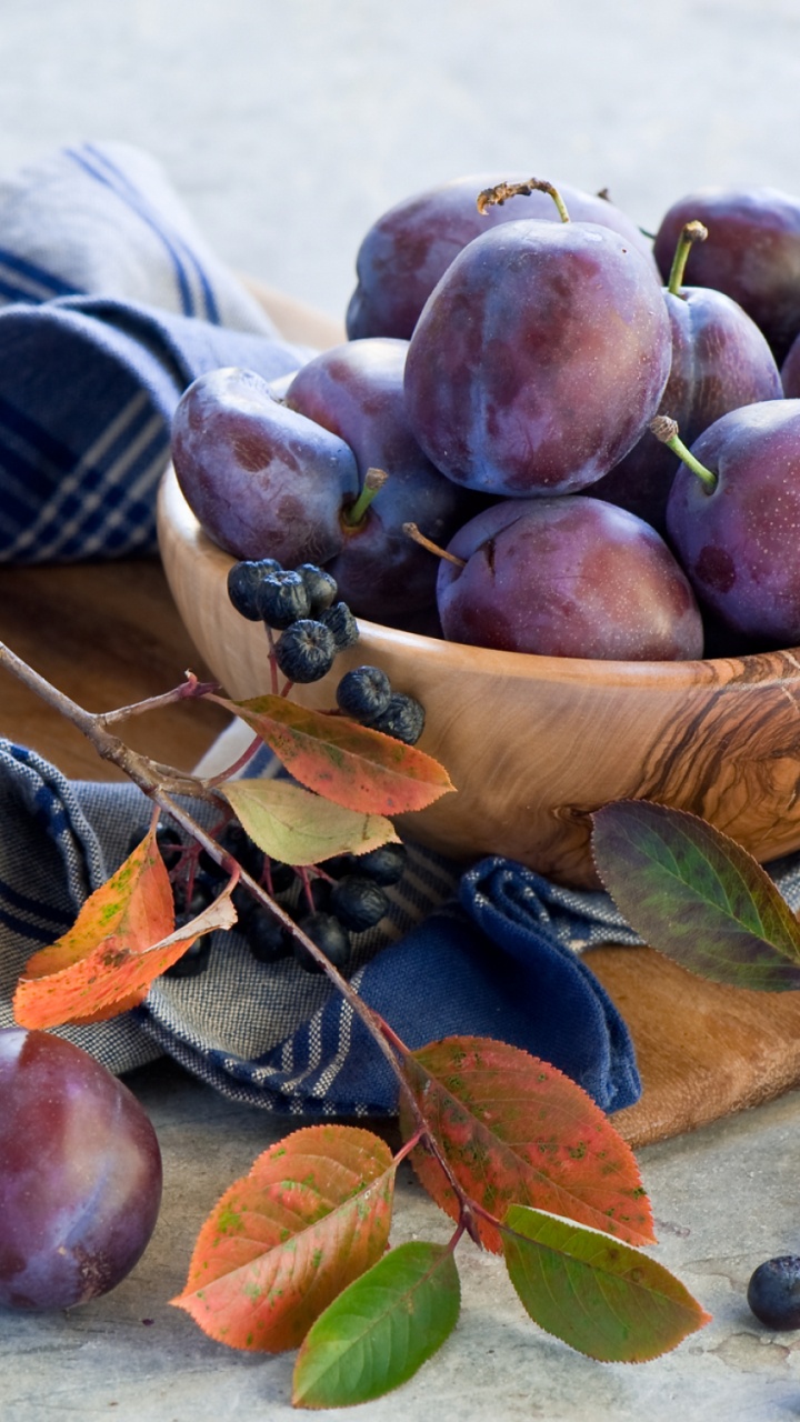 Обои фрукты, ягоды, чернослив, пища, натюрморт в разрешении 720x1280