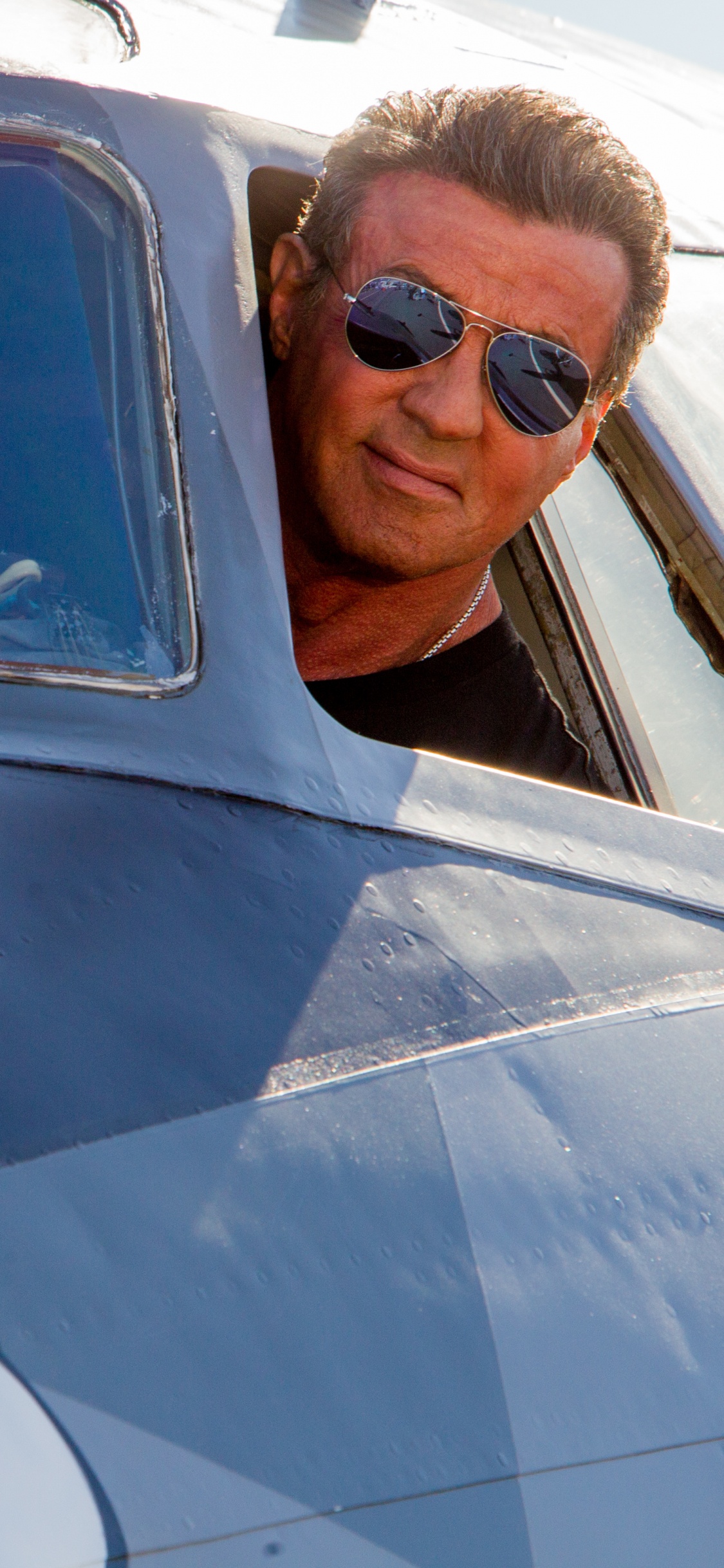 Обои Сильвестр Сталлоне, Неудержимые 3, Неудержимые, самолет, аэрокосмическая техника в разрешении 1125x2436