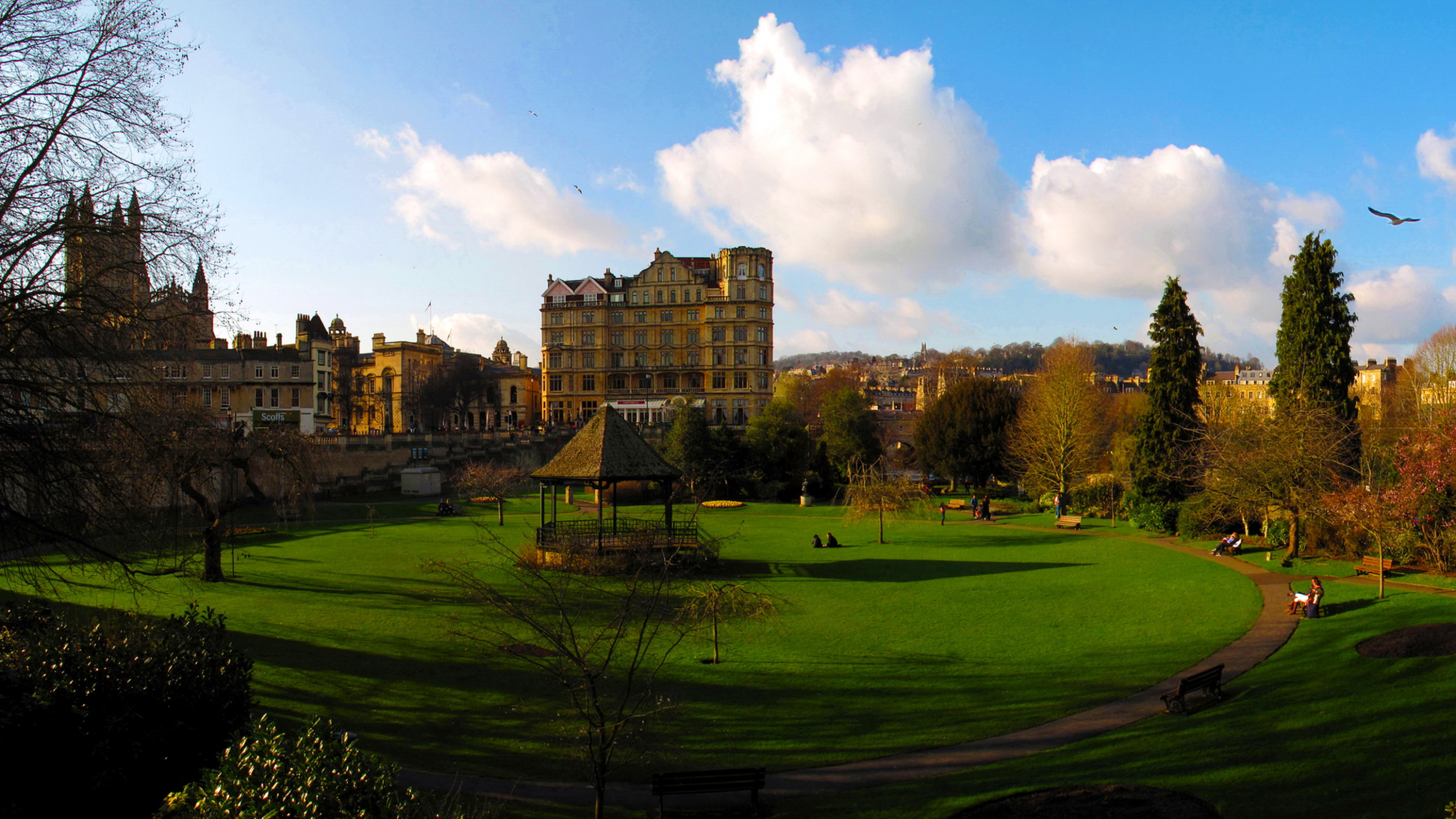 Обои Парад Садов, природа, имущество, величественный дом, кампус в разрешении 2560x1440