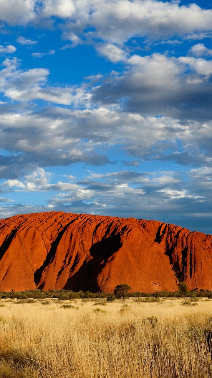 Обои Улуру, рок, бесплодные земли, облако, формирование в разрешении 720x1280