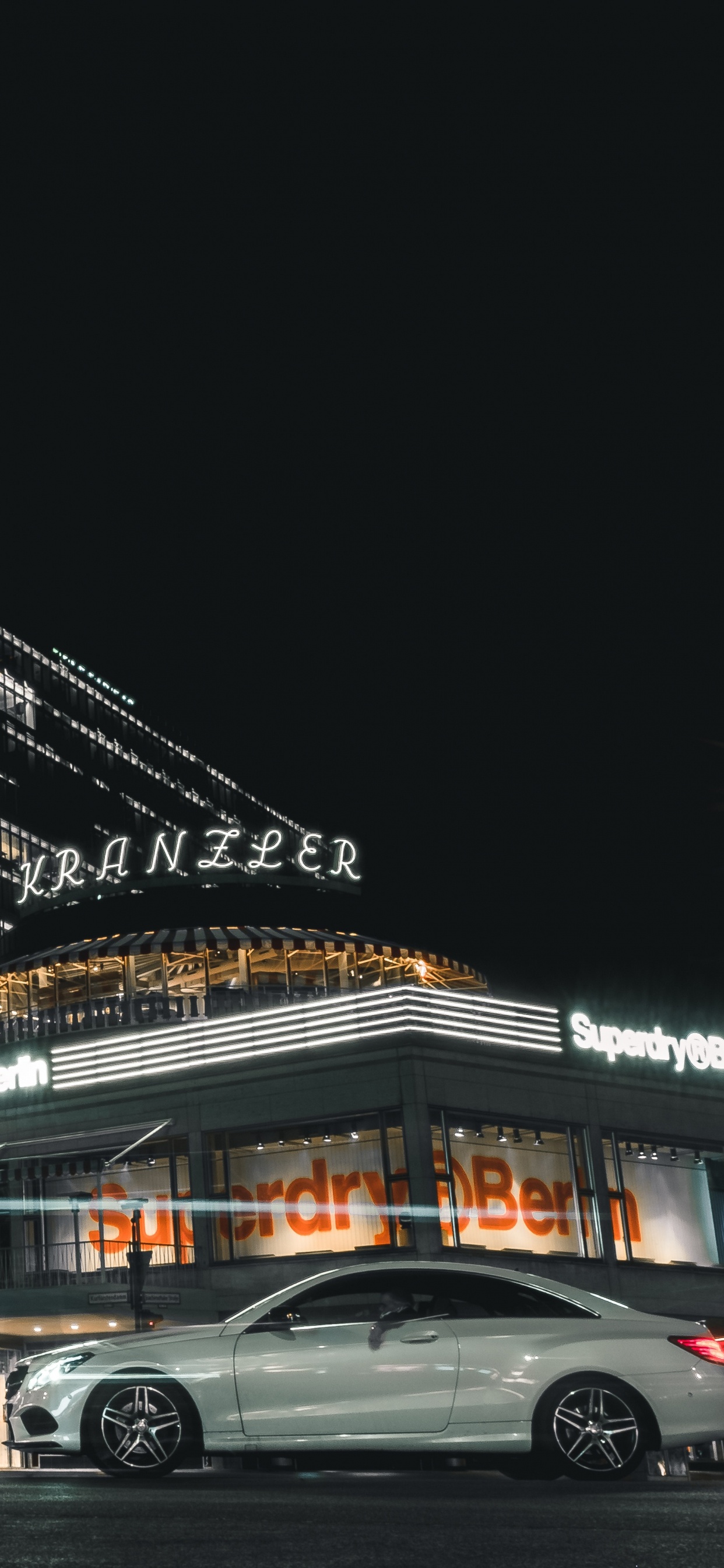 Обои Лас Вегас, ночь, архитектура, авто, здание в разрешении 1242x2688