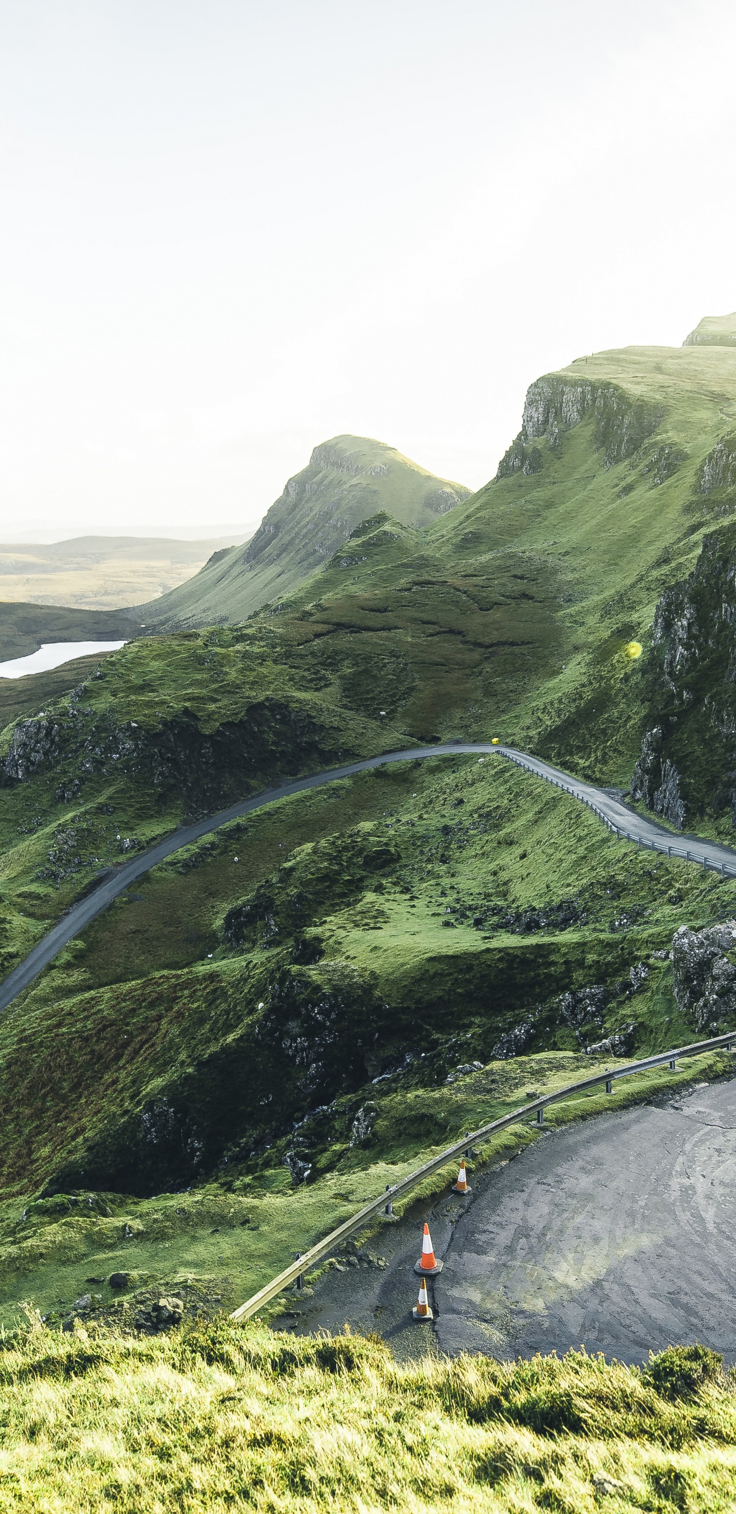 Обои гидроресурсы, гора, растение, облако, склон в разрешении 1440x2960