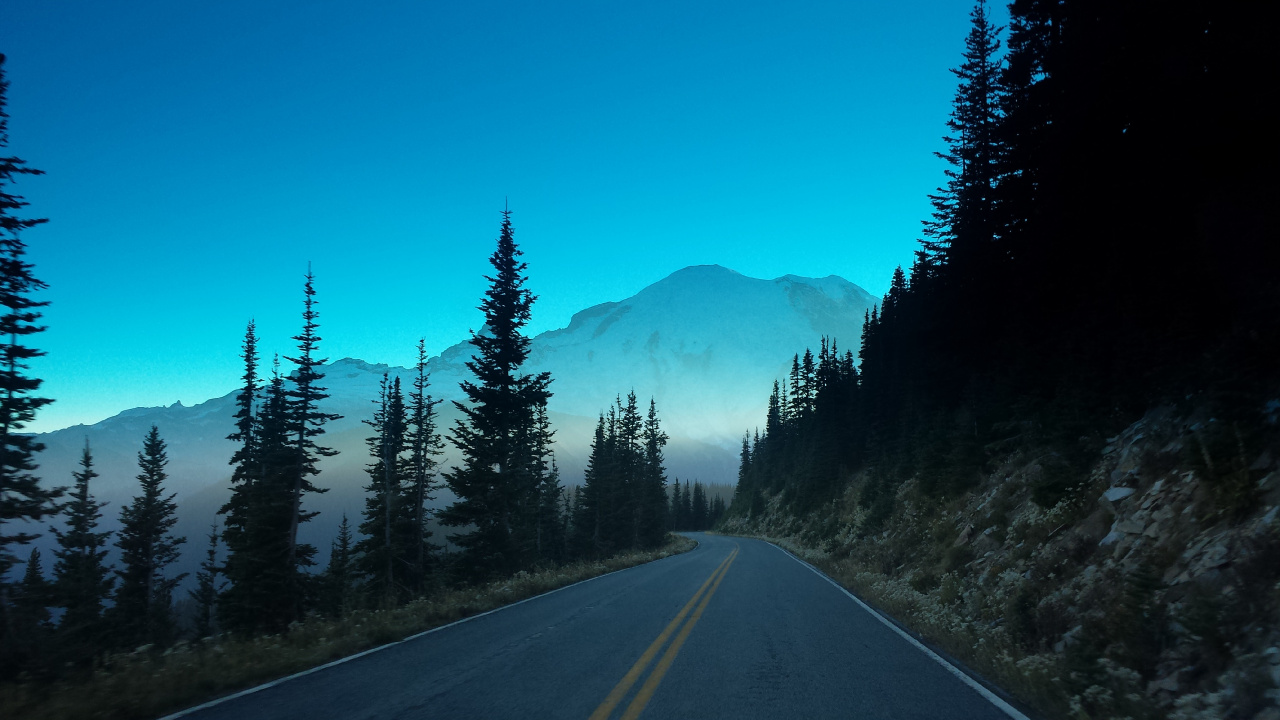 Обои гора, дорога, лес, горный хребет, природа в разрешении 1280x720