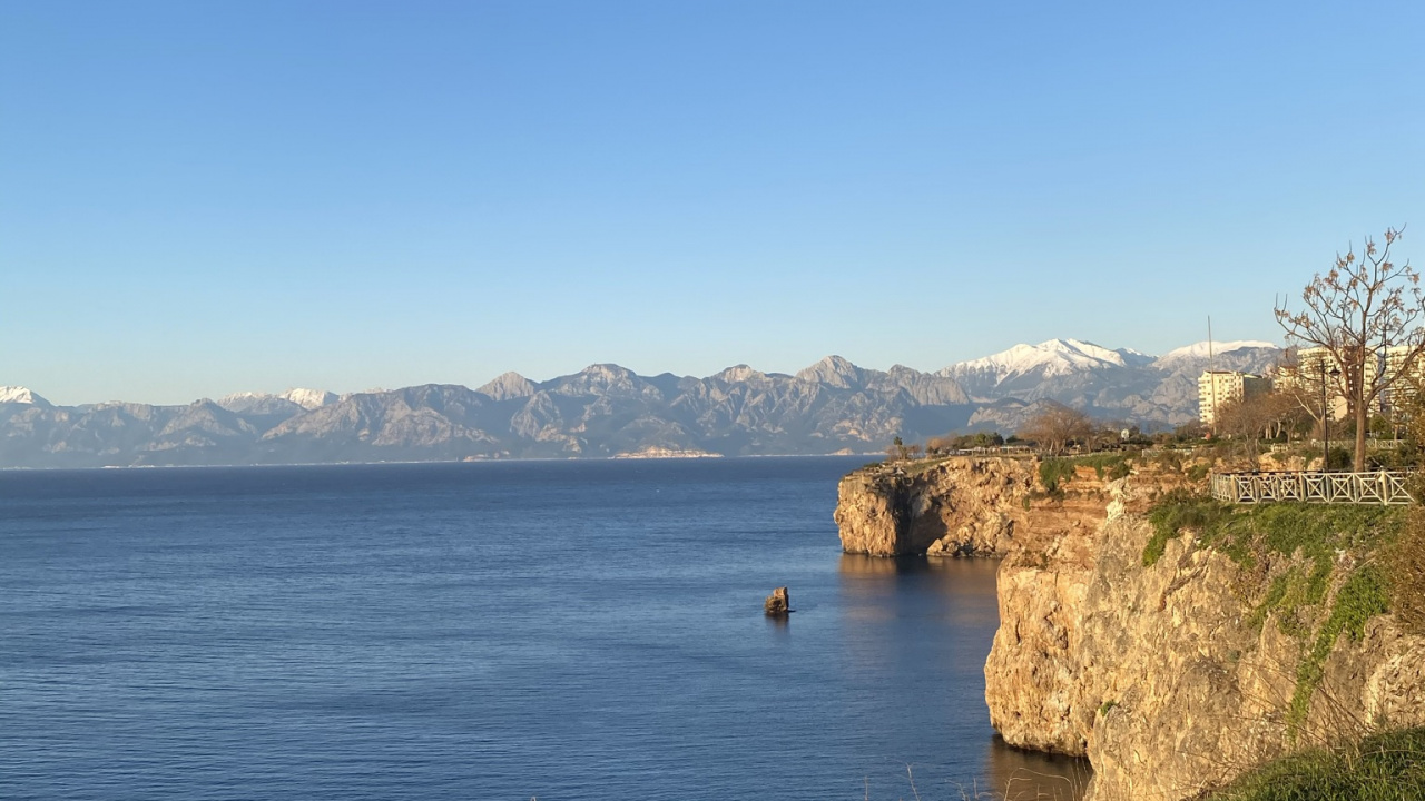 Обои гидроресурсы, вода, лазурный, гора, растение в разрешении 1280x720