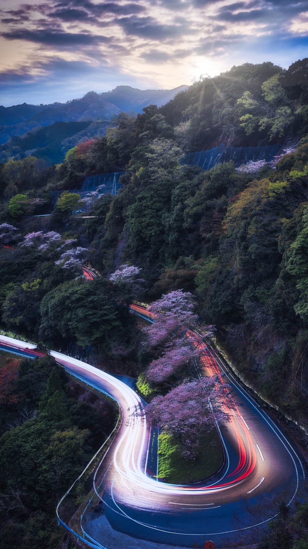 Обои облако, гора, свет, природный ландшафт, дорожное покрытие в разрешении 1080x1920
