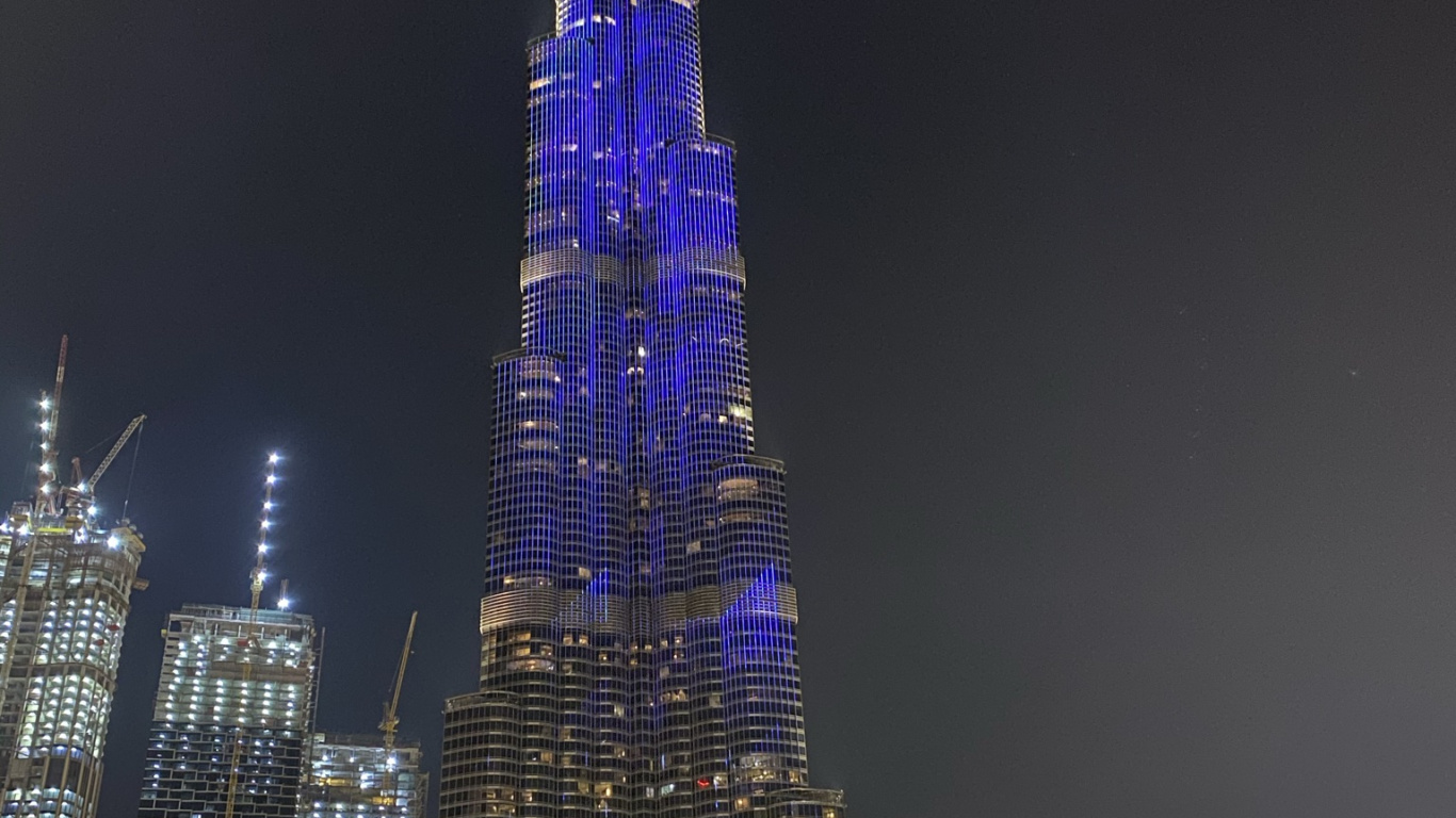 Обои Дубай, Бурдж Халифа, небоскреб, ночь, вышка в разрешении 1366x768