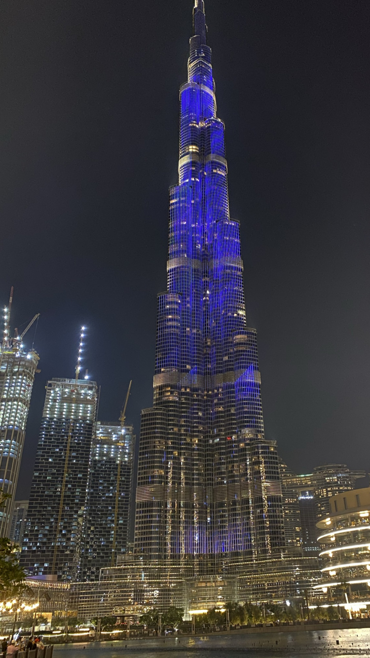 Обои Дубай, Бурдж Халифа, небоскреб, ночь, вышка в разрешении 750x1334